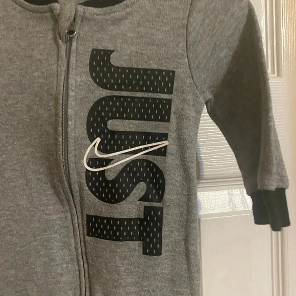 Nike Just Do It Sleeper - Picture 4 of 7